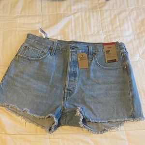 Levi’s 501 shorts. High rise, fitted through the hip